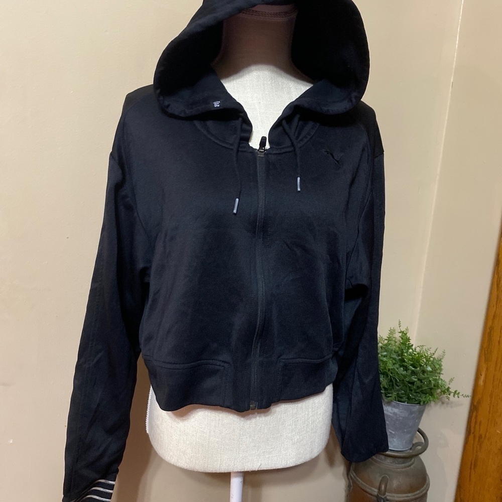 PUMA Women's full zig cropped long sleeve light-weight sweatshirt Sz M.